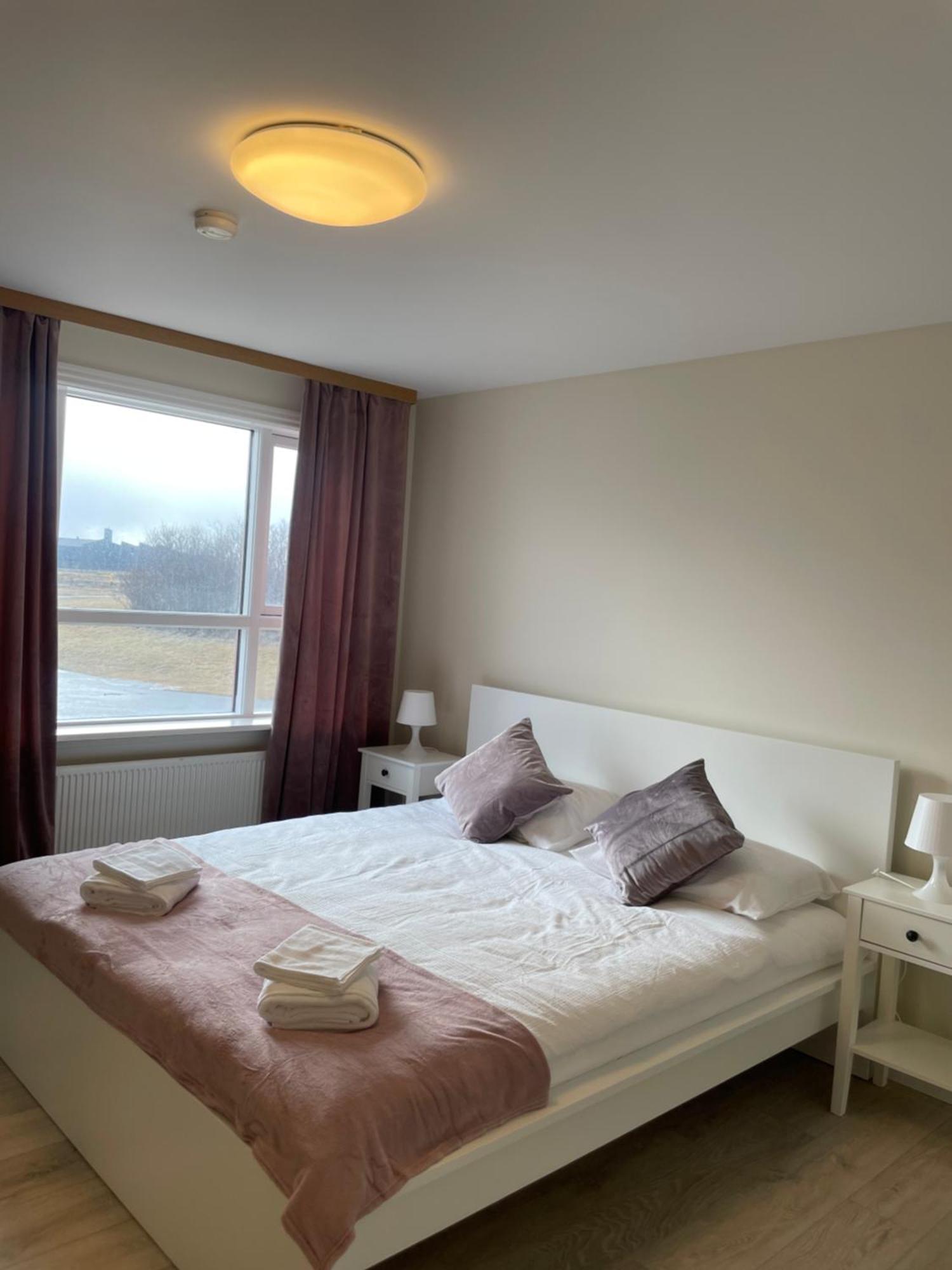 Iq Apartments 1 Keflavik Bagian luar foto