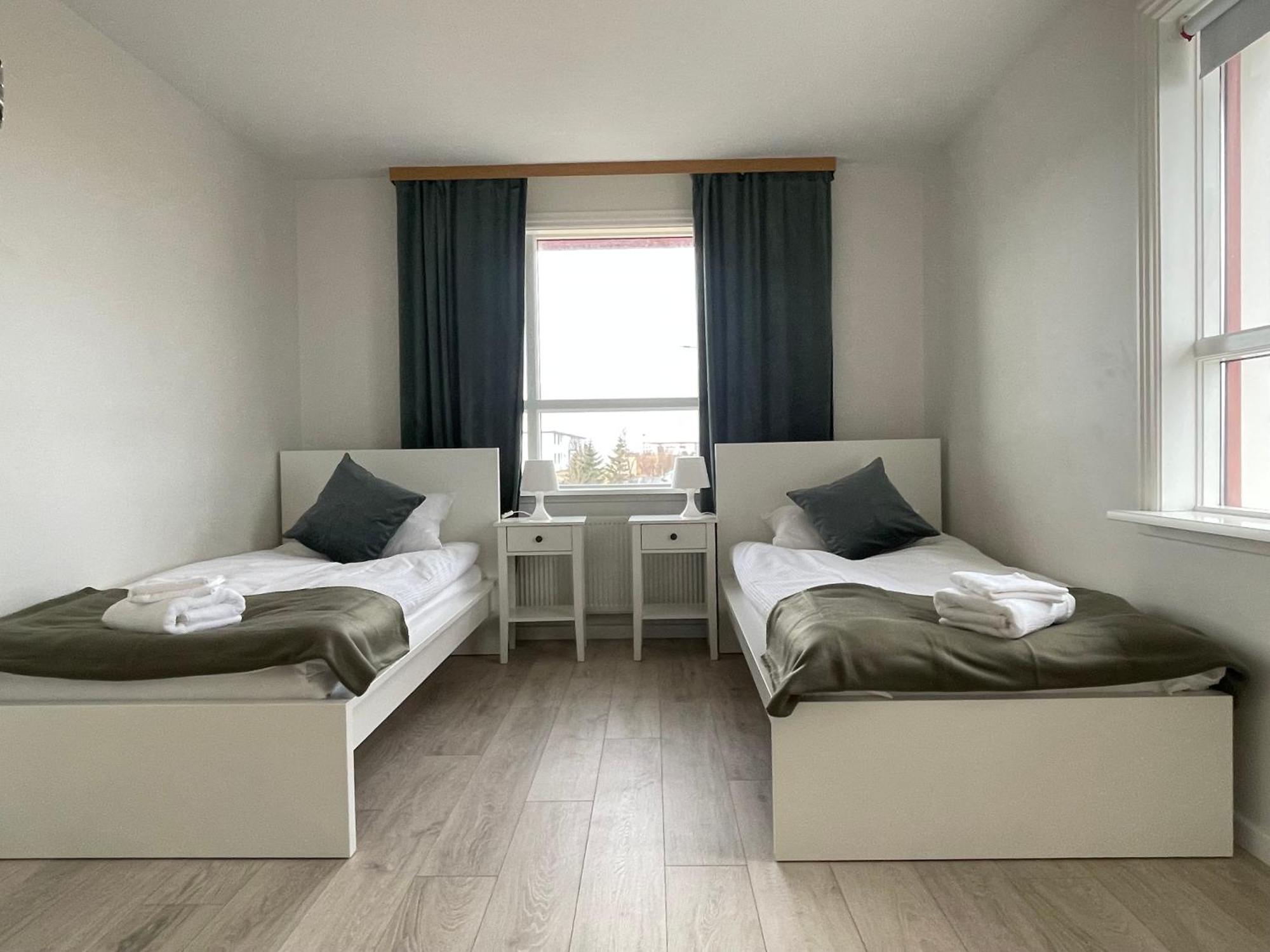 Iq Apartments 1 Keflavik Bagian luar foto